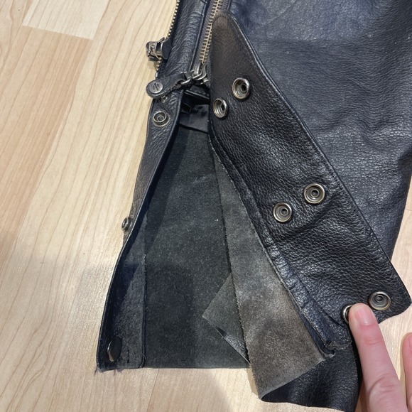 Harley Davidson Women's Black Leather Riding Gear Deluxe Chaps ~ 98097-06VW ~ XS - Picture 4 of 14